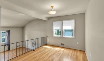 4 Michele Dr, Middletown, NJ 07748