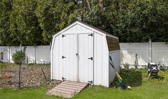 112 Center Ave, Middletown, RI 02842