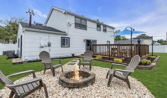 15 Inglewood Ln, Aberdeen, NJ 07747