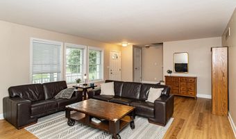 2732 Northridge Ln, Ames, IA 50010