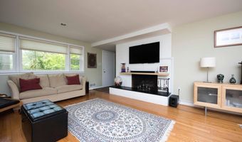 6789 LITTLE FALLS Rd, Arlington, VA 22213