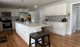 25 Damato Way, Agawam, MA 01001