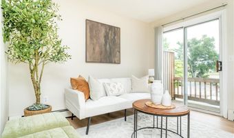 10 East St 207, Cranston, RI 02920