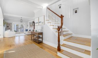 131 Eustis Ave, Newport, RI 02840