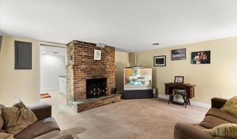 16 Kingsford Ave, East Providence, RI 02915
