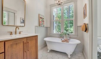2 Keystone Cir, Abbeville, SC 29620