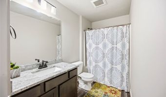 706 NE Country Meadow Dr, Ankeny, IA 50021