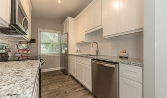 250 Sunset Dr, Ballwin, MO 63011