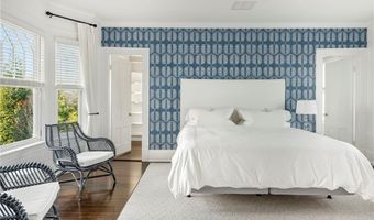 150 Boston Neck Rd, Narragansett, RI 02882