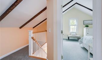 40 Holland St, Newport, RI 02840