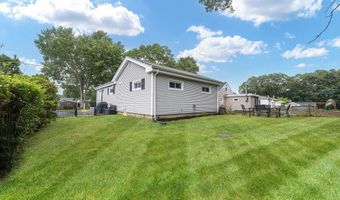 9 Pequot Ave, Cumberland, RI 02864