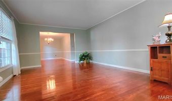 874 Hollyridge Dr, Ballwin, MO 63011