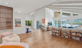 7327 Makaa St, Honolulu, HI 96825