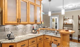 1460 Medford Dr, Charlotte, NC 28205