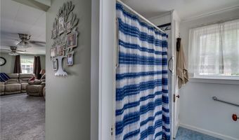 16 Bethune St, Alexandria Bay, NY 13607