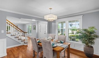 647 Waterford Ridge Dr, Ballwin, MO 63021