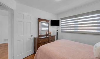 136 E Clinton Ave, Bergenfield, NJ 07621