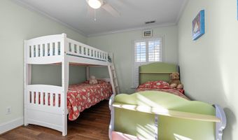 101 Bay Ridge Dr, Atlantic Beach, NC 28512