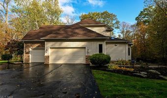 679 DEEP WOODS Dr, Aurora, OH 44202