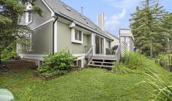 2512 Jade Ct, Ann Arbor, MI 48103