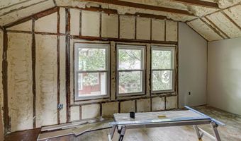 1643 Washington Ave, Baxter Springs, KS 66713