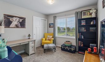 810 NE Meadow Landing Dr, Ankeny, IA 50021