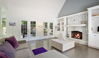 265 Oakhurst Leaf Dr, Alpharetta, GA 30004