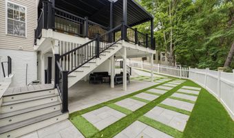 705 N ASHTON St, Alexandria, VA 22312