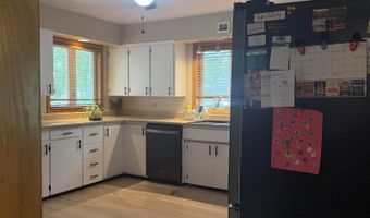 331 S 4th St, Akron, IA 51001