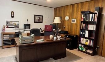 102 E Crockett St, De Kalb, TX 75559