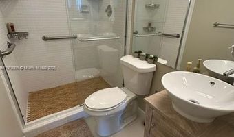 20515 E Country Club Dr 747, Aventura, FL 33180