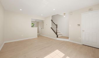 5002 9TH St S, Arlington, VA 22204