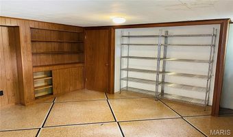 7830 Apple Valley Dr, Affton, MO 63123
