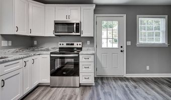 604 Hemlock Dr, Asheboro, NC 27205