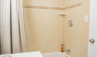 3913 Q St SE, Washington, DC 20020