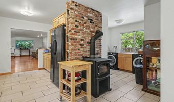 1423 E Main St, Ashland, OR 97520