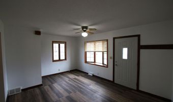 911 S Aldrich St, Aberdeen, SD 57401