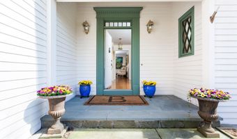 150 N Old Stone Bridge Rd, Cos Cob, CT 06807