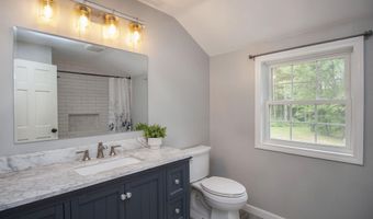 96 Pond View Dr, Auburn, NH 03032
