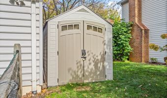 7421 BEVERLY MANOR Dr, Annandale, VA 22003