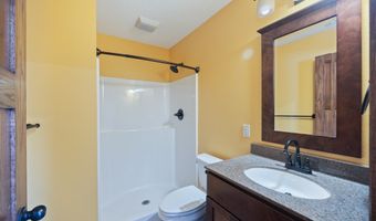 923 S 10th St, Adel, IA 50003