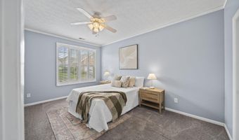 5939 Naughten Pond Dr, Columbus, OH 43213