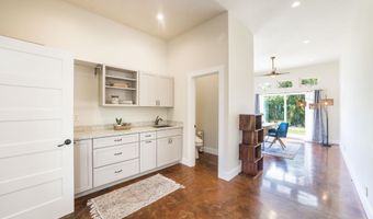 365 E KUIAHA Rd, Haiku, HI 96708
