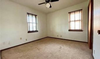 1216 C St, Arapaho, OK 73620