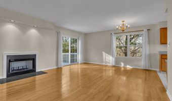 20 Lakeview Dr 20, Branford, CT 06405