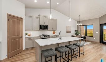 414 N Almond Ave, Brandon, SD 57005