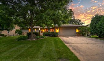 451 Reflection Rd, Apple Valley, MN 55124