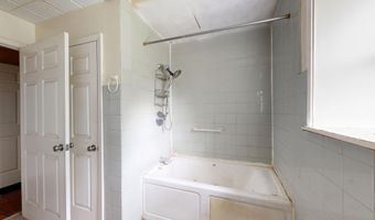 445 W River Rd, Augusta, ME 04330