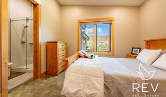 21 Tailwinds Dr, Cody, WY 82414