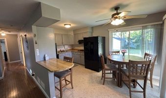 203 CEDARWOOD Ln, Antioch, IL 60002